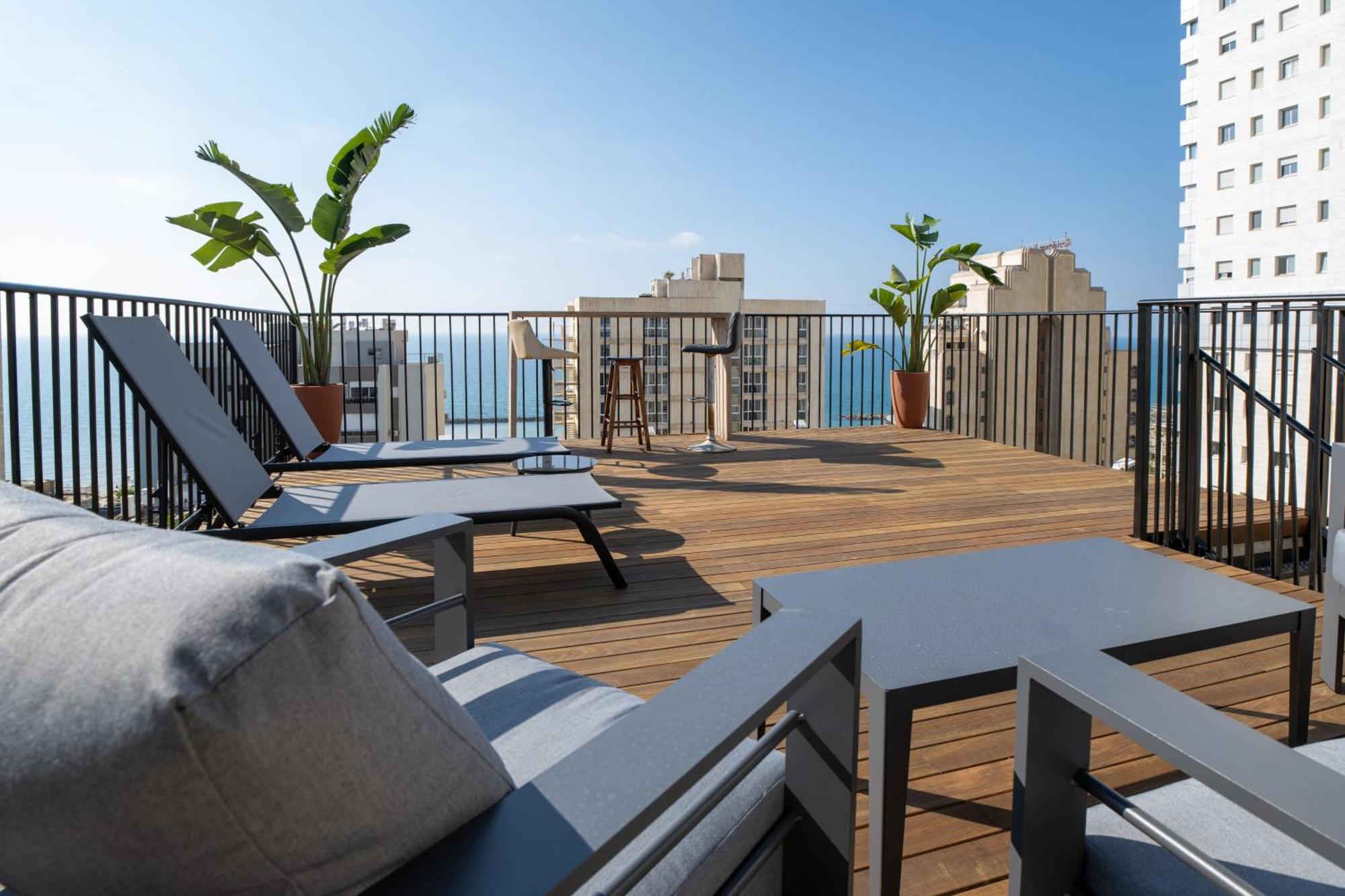 Roof Top 3 Floors 内坦亚 外观 照片